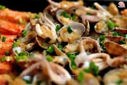 Make Garlic seafood step 13