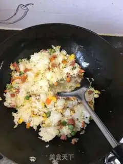 Make Pineapple rice step 2