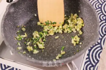 Make Scrambled sour sauce step 4