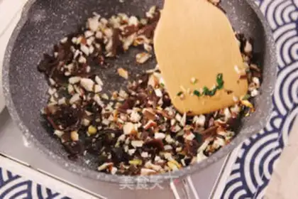 Make Scrambled sour sauce step 5
