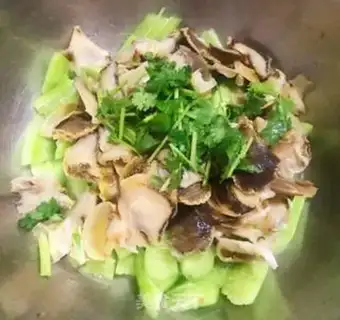 Make The cucumber snail step 7
