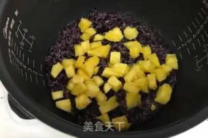 Make Pineapple rice step 8