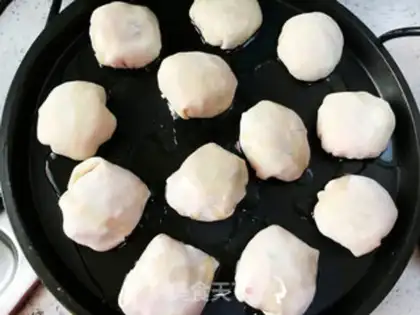 Make Fried pork bun step 5