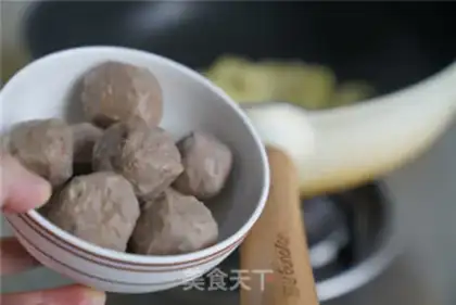 Make Beefball noodles step 3