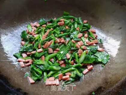 Make Blue ham and egg fried rice step 6