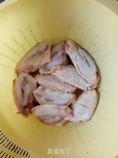 Make The original chicken wings step 0