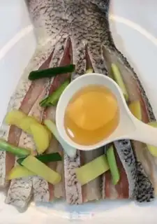 Make Jealousy fish tail step 2
