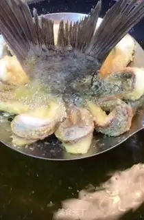 Make Jealousy fish tail step 5
