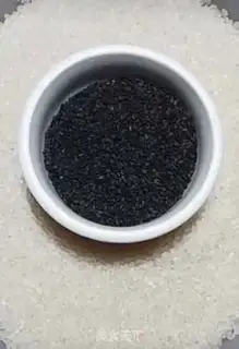 Make Black sesame rice sugar step 0
