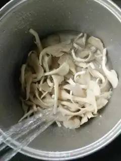Make Paprika fried mushrooms step 0