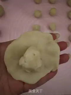 Make "Five beaks on the legs." step 5