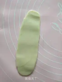 Make "Five beaks on the legs." step 8