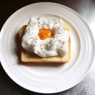 Make Toast roasted eggs step 6