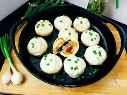 Make Fried celery pork bun step 0