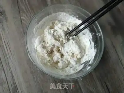Make A raisin roll step 2