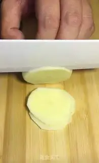 Make Homemade potato chips step 1