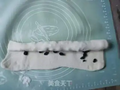 Make A raisin roll step 10