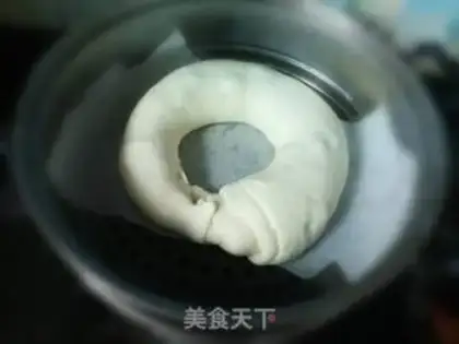 Make A raisin roll step 12