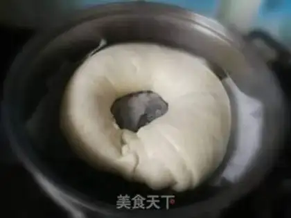 Make A raisin roll step 14