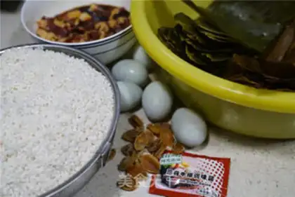 Make Abalone sauce and egg yolk step 0