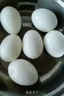 Make Coke eggs step 1