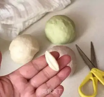 Make Tomato eggs, three-coloured fish step 7