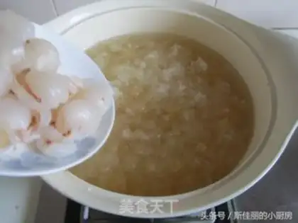 Make "Silver fruit and silver ear soup." step 6
