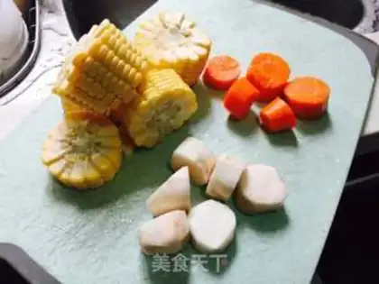 Make Corn carrot and pork heart step 1
