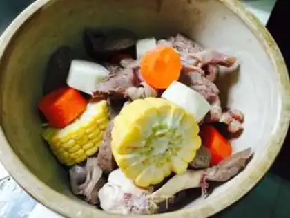 Make Corn carrot and pork heart step 2