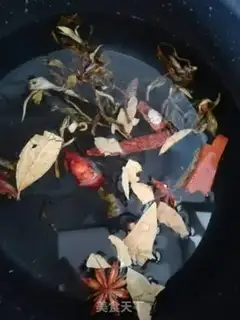 Make Five spicy tea eggs step 1