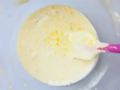 Make Katy cat lemon sponge step 13