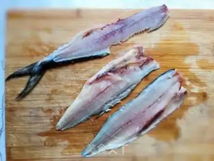 Make A fish dumpling step 1