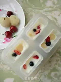Make A fruit-rich milk ice cream step 4