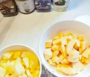 Make A melon apple mud step 1