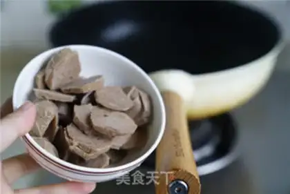 Make Onion beef balls step 1