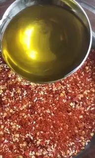 Make Homemade pepper oil step 5