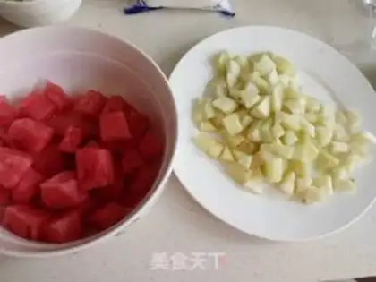 Make Peaches, watermelon, smoothie step 1