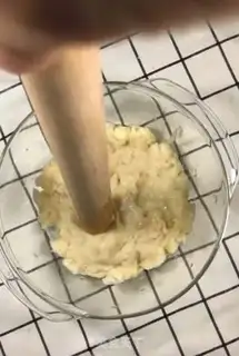 Make Banana sesame ball step 1