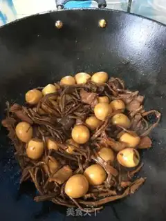 Make Five flowers with tea and mushroom eggs step 8