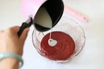 Make Red velvet Madeline kernel cake step 8