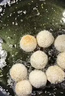 Make Banana sesame ball step 8