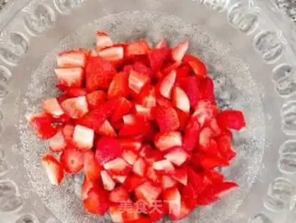 Make Strawberry sauce step 0