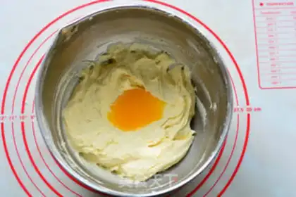 Make A pound cake of clot nuts step 8