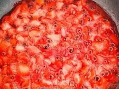 Make Strawberry sauce step 1