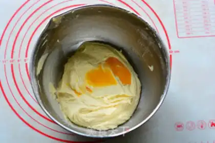 Make A pound cake of clot nuts step 9