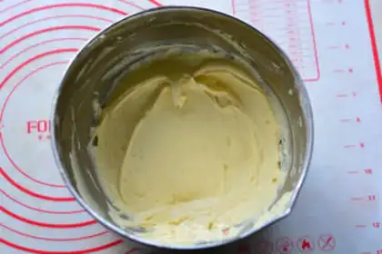 Make A pound cake of clot nuts step 11