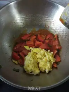 Make Tomato fried eggs step 5
