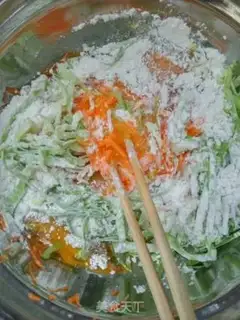 Make Vegetable eggcake step 2