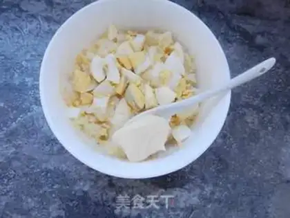 Make Potato salad burger step 2