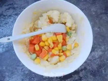 Make Potato salad burger step 3